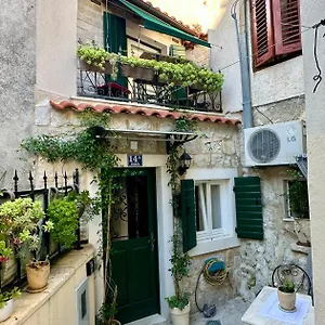Tiny Dream - Old Town , Split Croatie