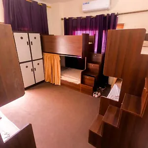  بيت شباب Pizza Street Hostel الأردن